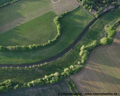 Die St�r schl�ngelt sich durch die Landschaft.